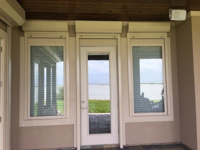 Roll up shutters for burgler protection