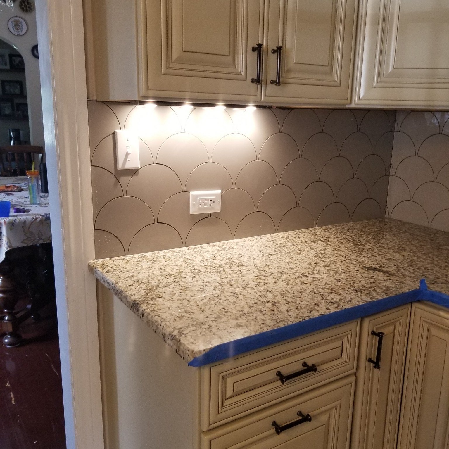 Bathroom tile backsplash