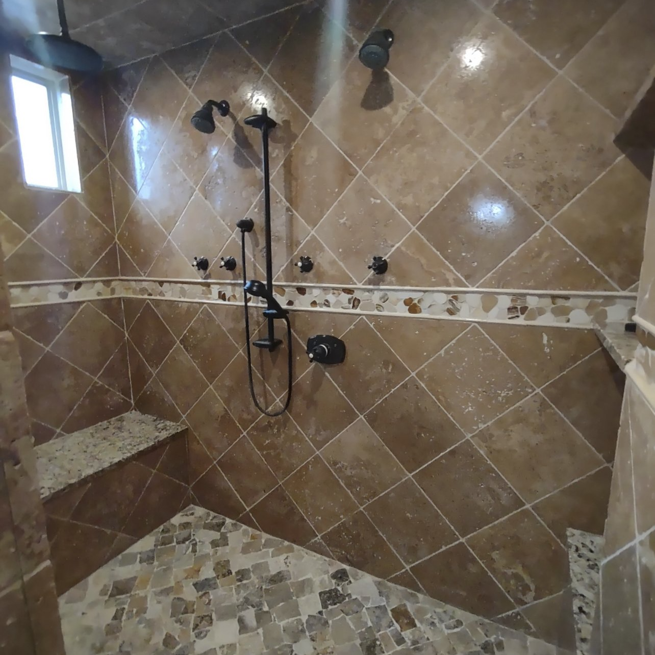 Tile shower, shower seat, decorativ liner, shampoo shelf