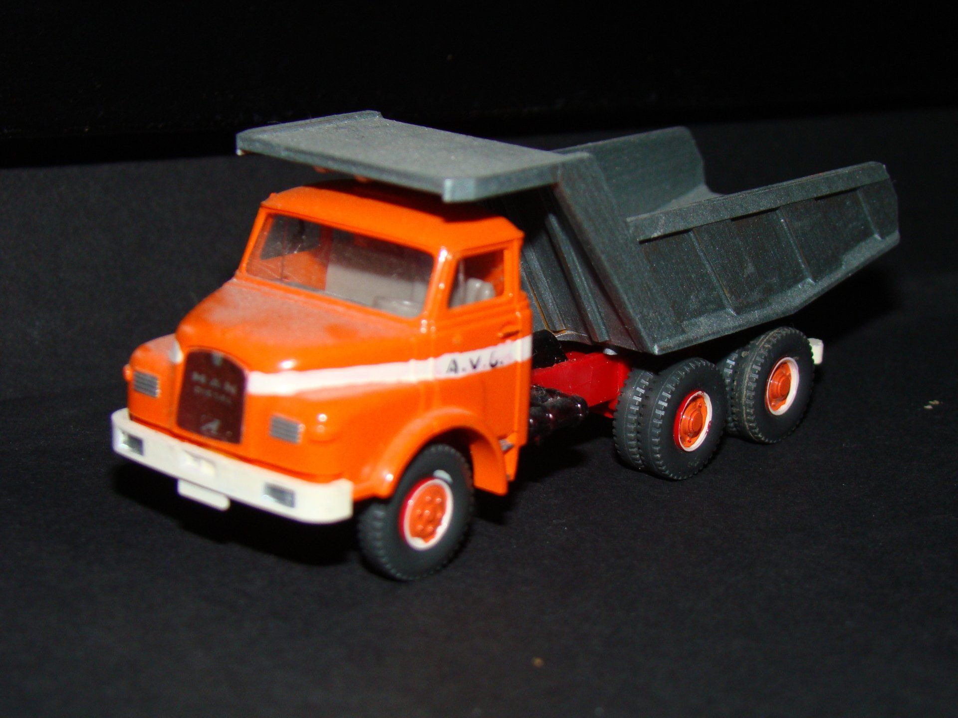 AVG WIkinig MAN  eigenbouw