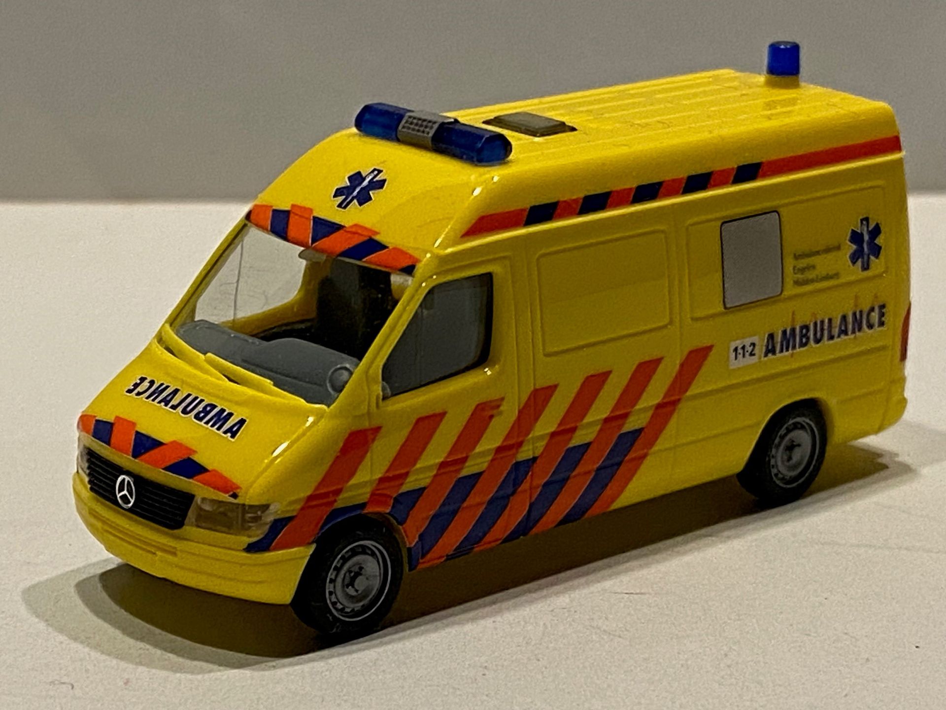Ambulance Dienst Engelen Midden Limburg MB-Sprinter