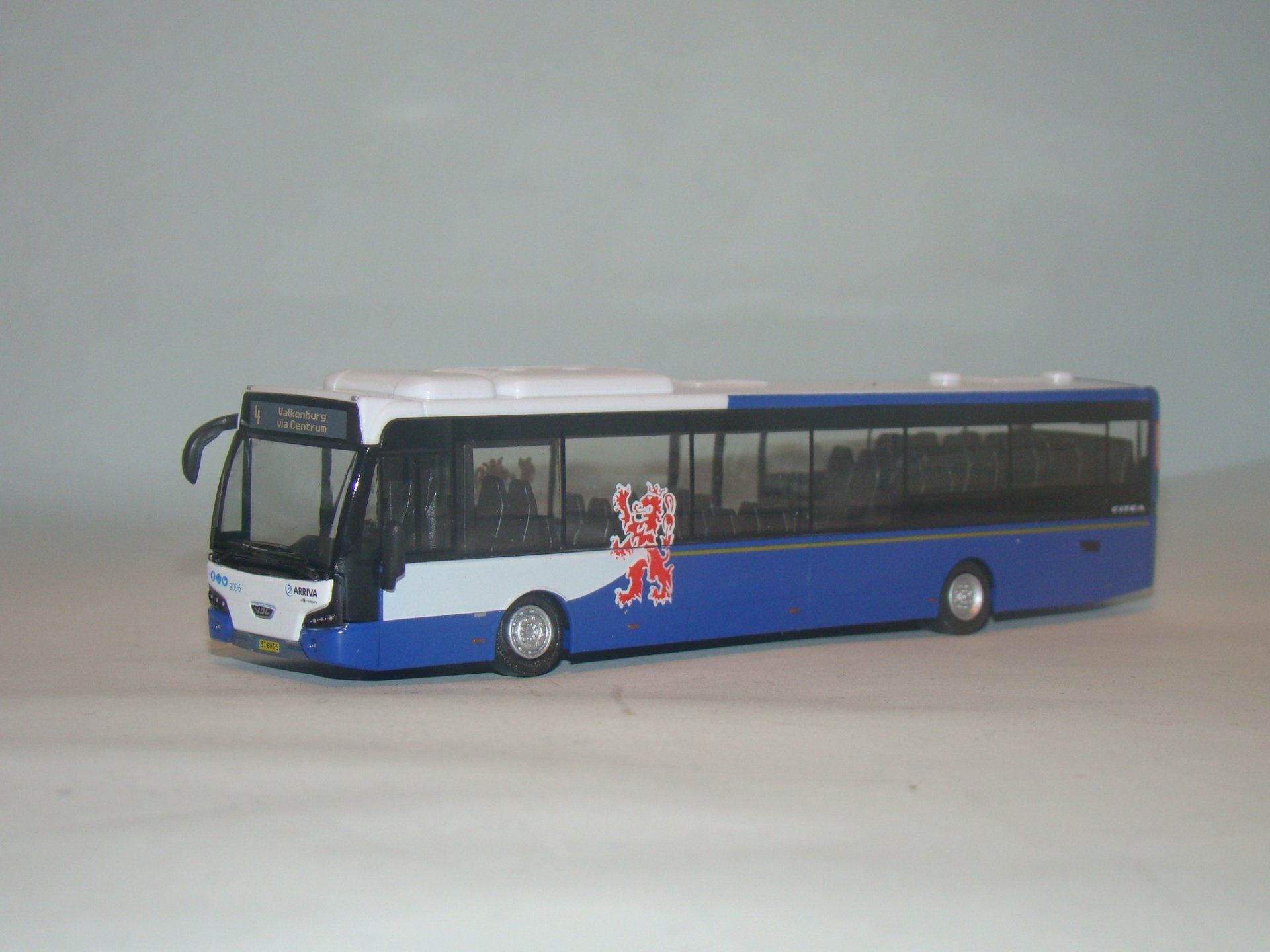 Arriva Limburg, Holland OTO, VDL LLE, Lijn 4 Valkenbrug via Centrum, misdruk Arriva mist op linkerzijde