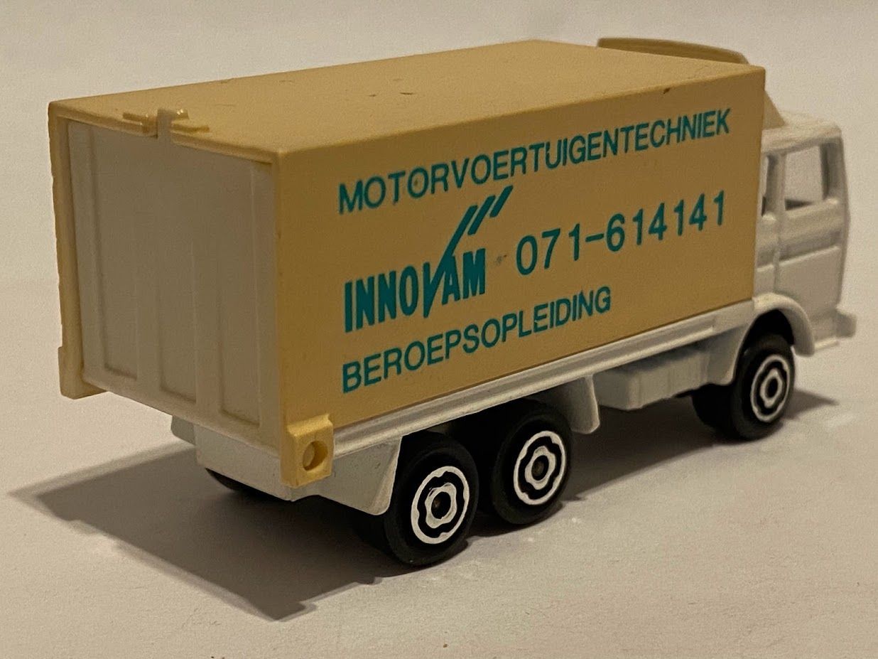 Autotechnische opleidingen M.B.O. College Noord Limburg Majorette Renault 1:100 achterzijde