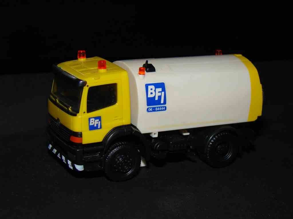 BFI Herpa MB Atego zwarte velgen