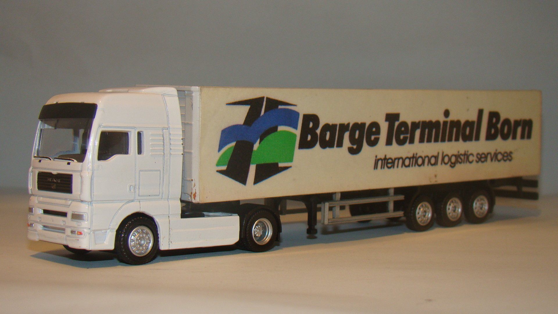 Barge Terminal Born MAN TGA Made in China