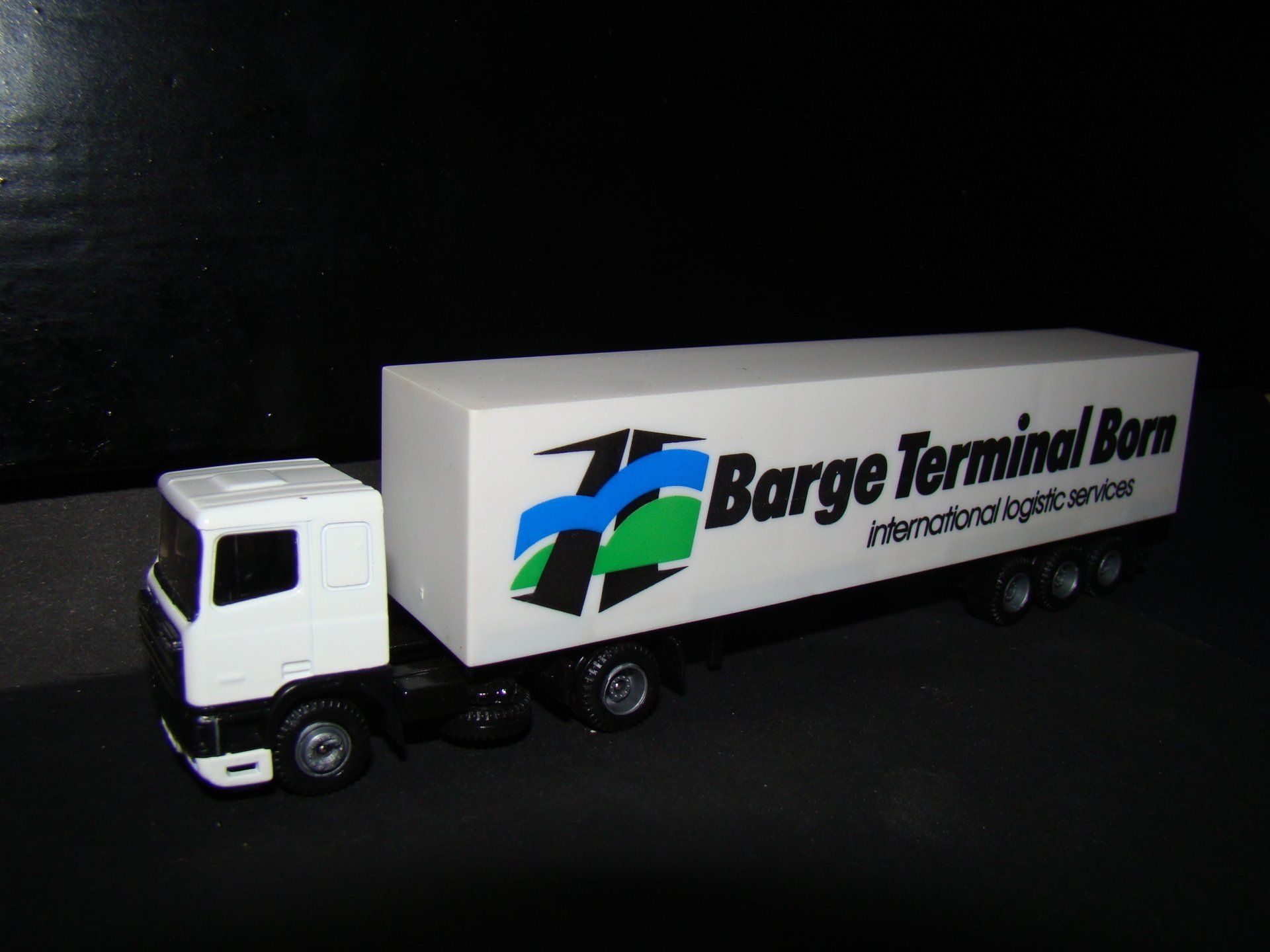 Barge Terminal EFSI Born DAF 95