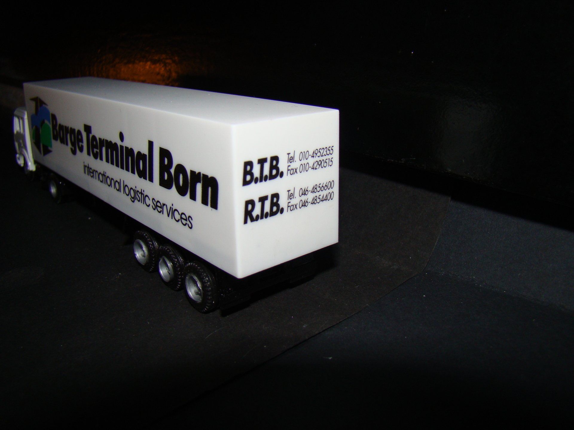 Barge Terminal Born EFSI DAF 95 achterzijde