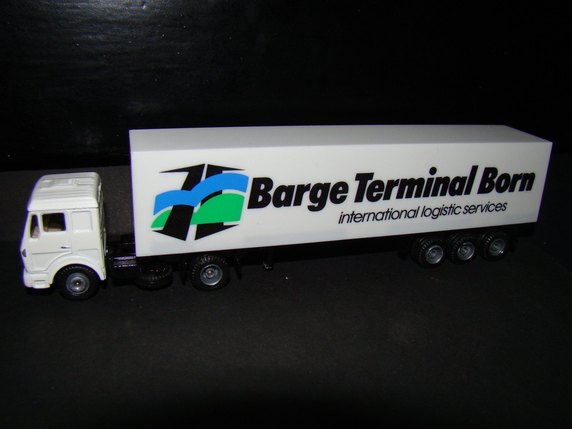 Barge Terminal Born MAN TGA