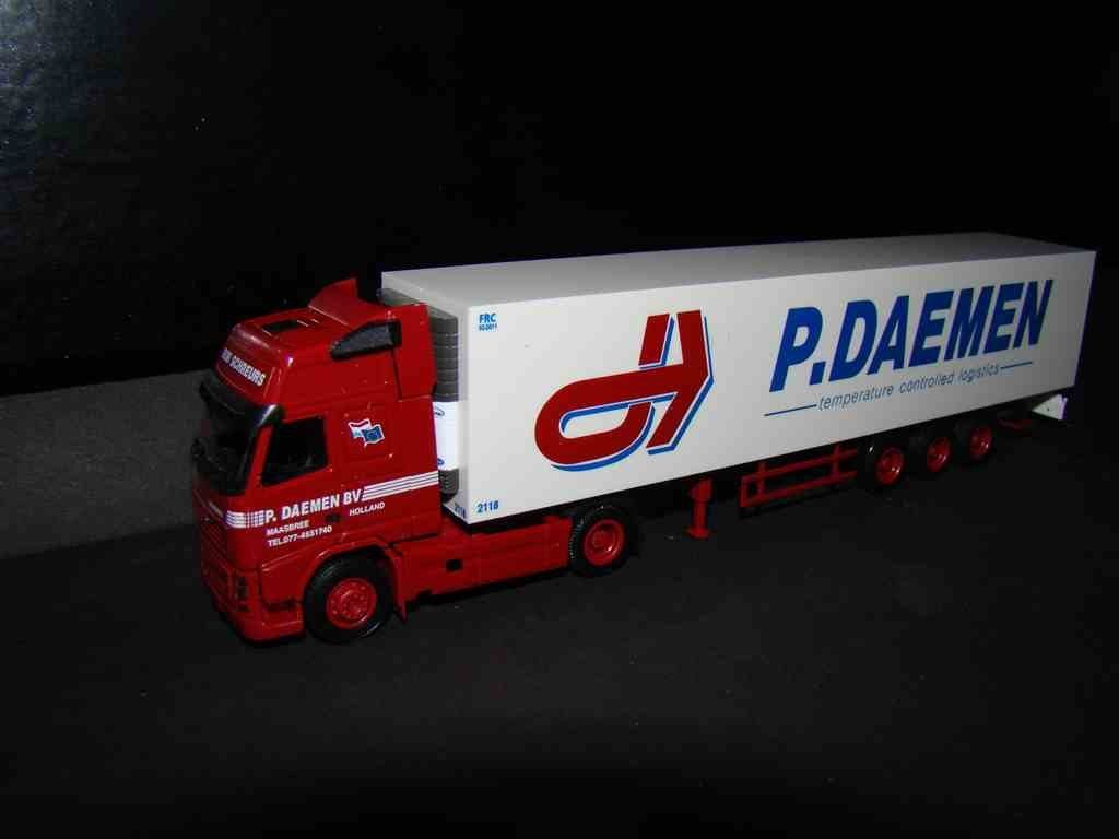P.Daemen / Schreurs  AWM 74704 Volvo FH08