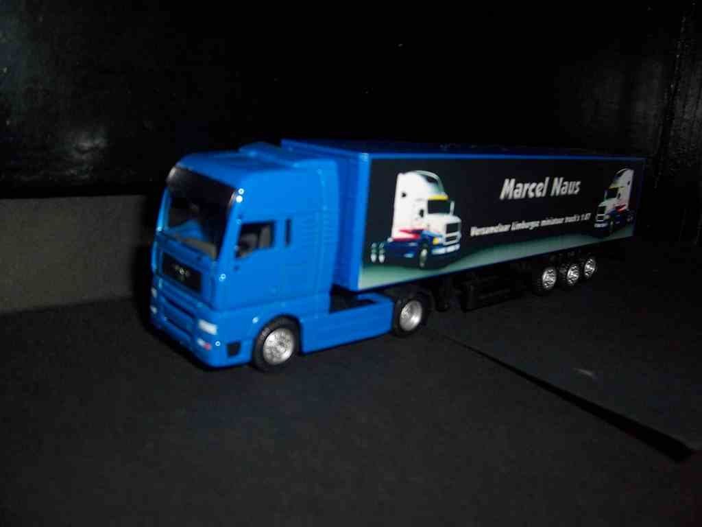 Eigen Model MAN TGA Blauw