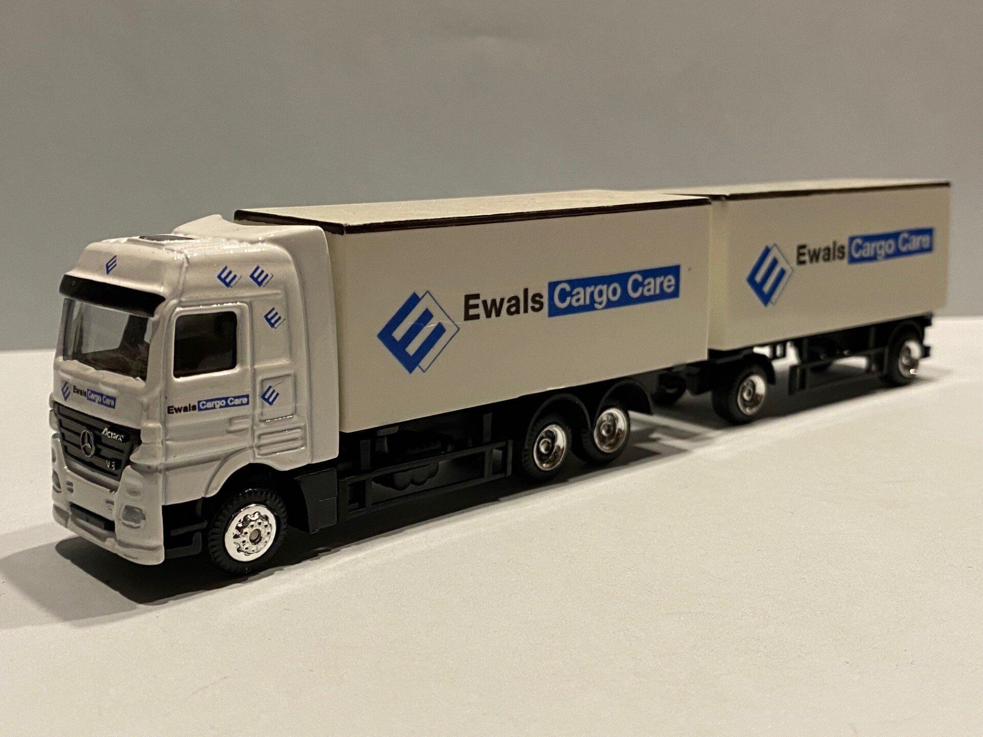 Ewals Ewals Cargo Care MB Actrons Made in China Voorzijde