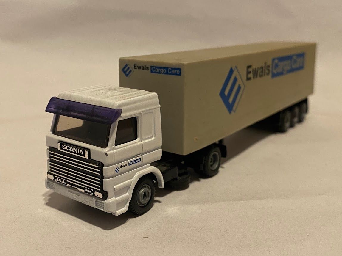 Ewals EFSI Scania Logo op 2 deur ribbel Beige Trailer