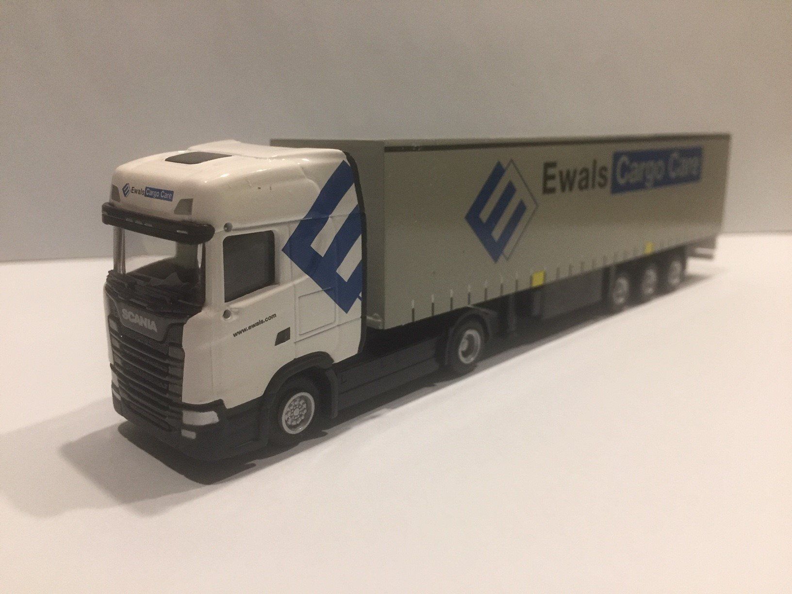 Ewals Cargo WSI-tematoys Scania Highline I CS20H 72-2117