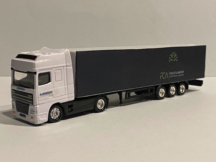 FCA Fulfilment Center Arcen DAF XF105 SSC Trekker oplegger zelfbouw voorzijde