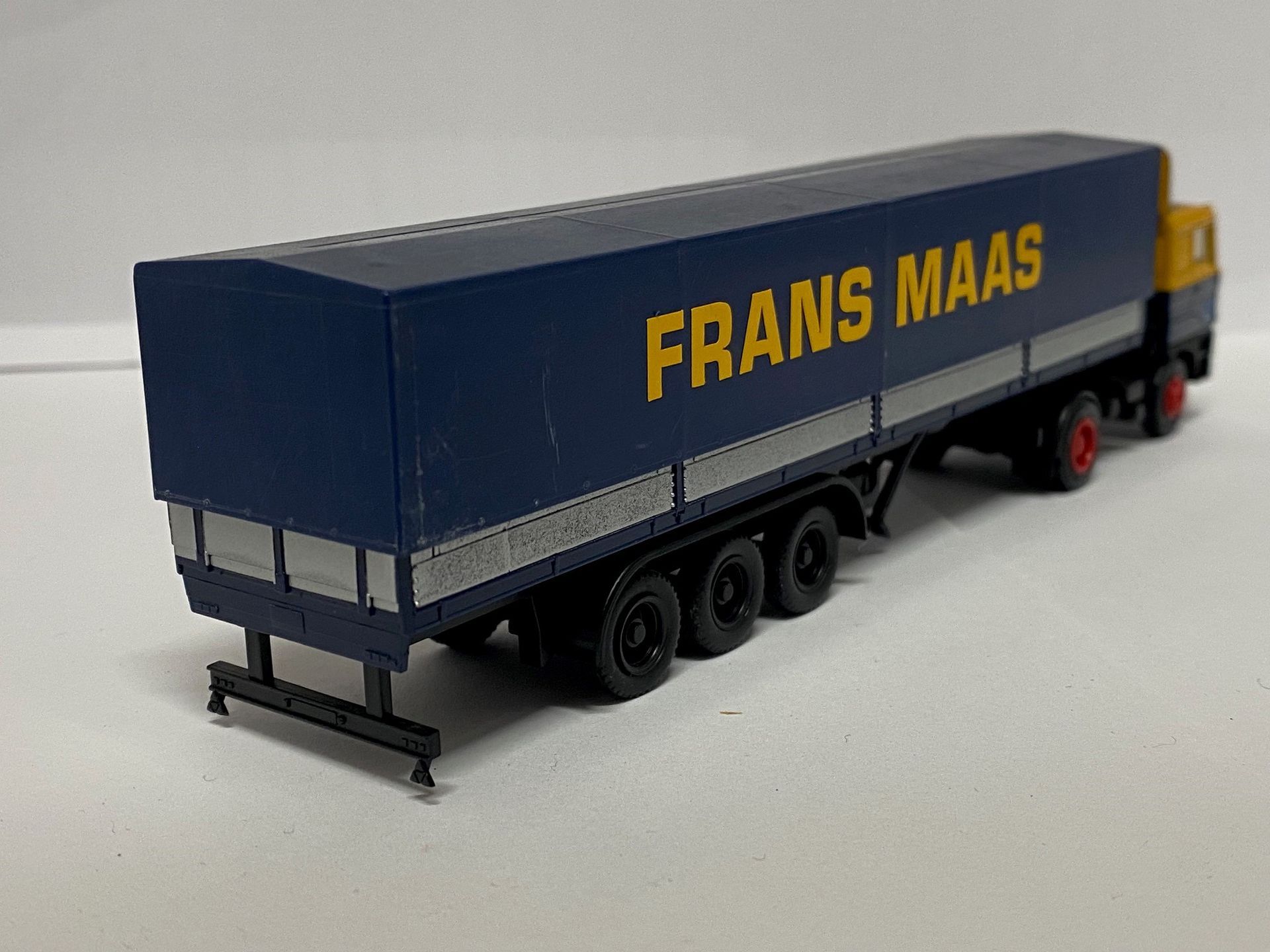 Frans Maas Herpa DAF 3300 Tautliner eigenbouw