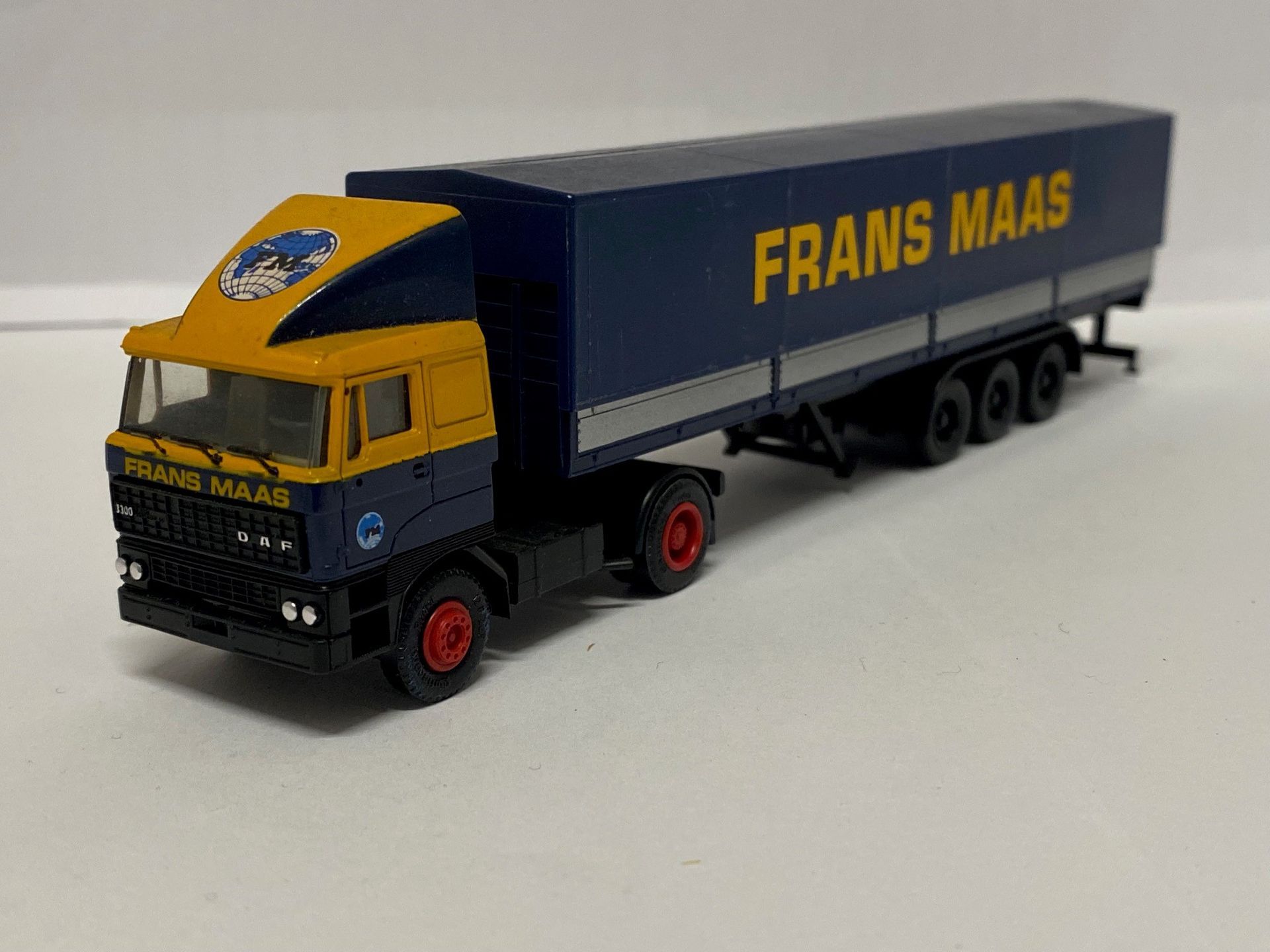 Frans Maas Herpa DAF 3300 Tautliner eigenbouw