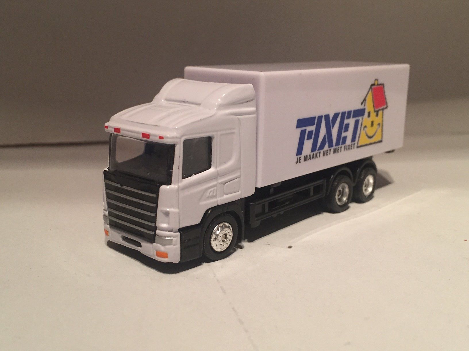 Fixet Made in China Scania Motorwagen