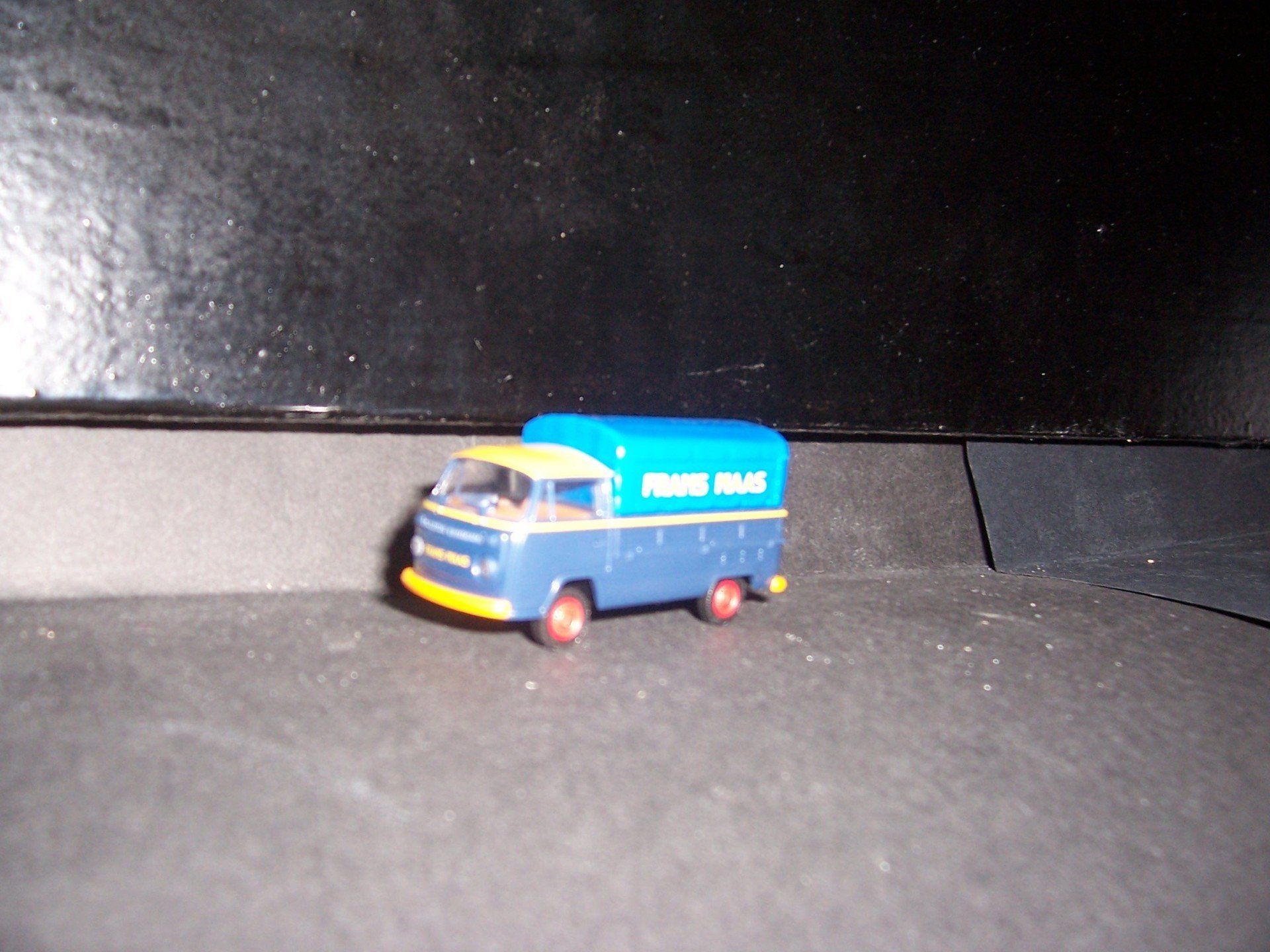 Frans Maas Brekina VW-T1 Plane 3390