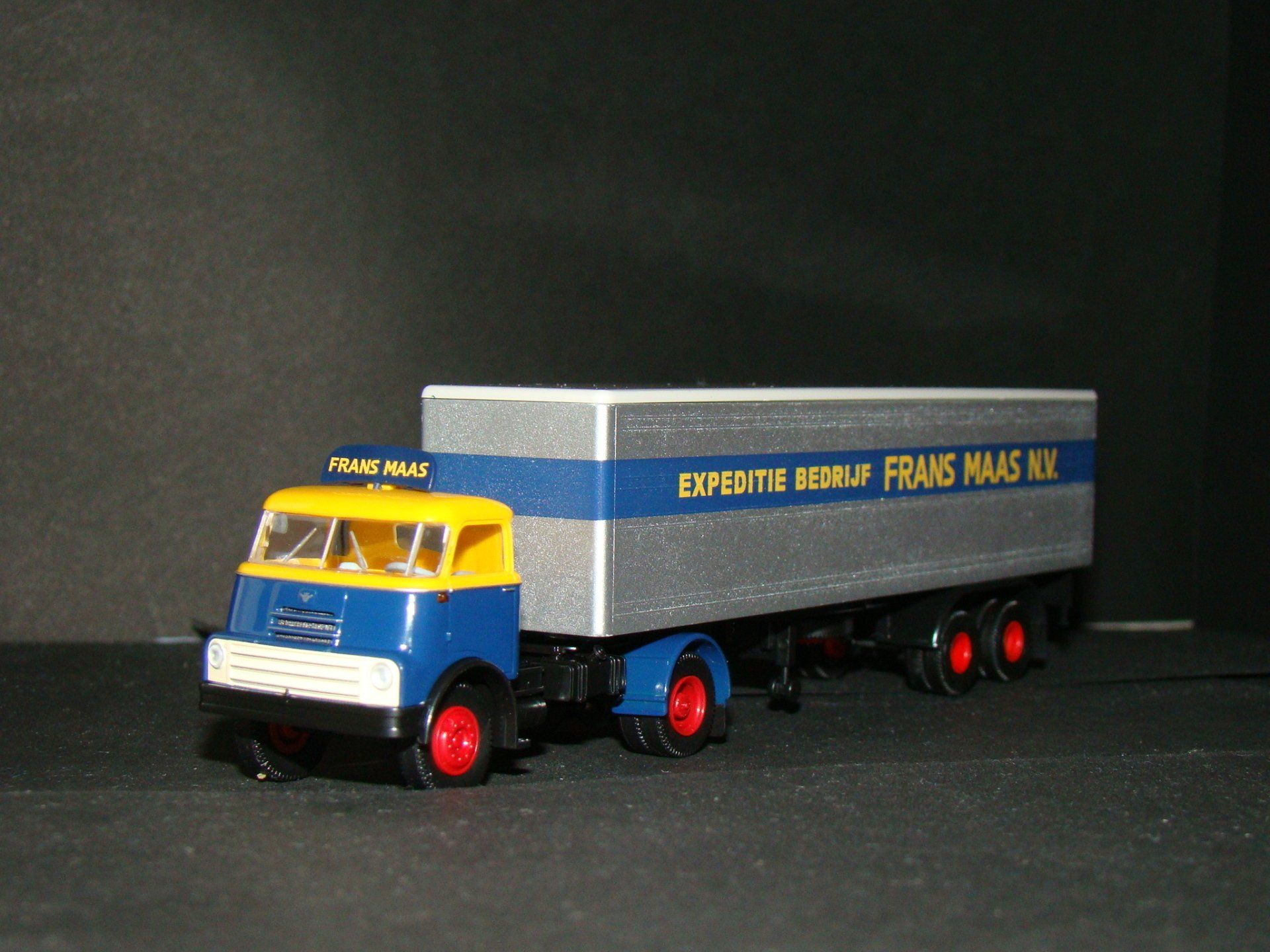 Frans Maas Brekina 85204 DAF DO2000