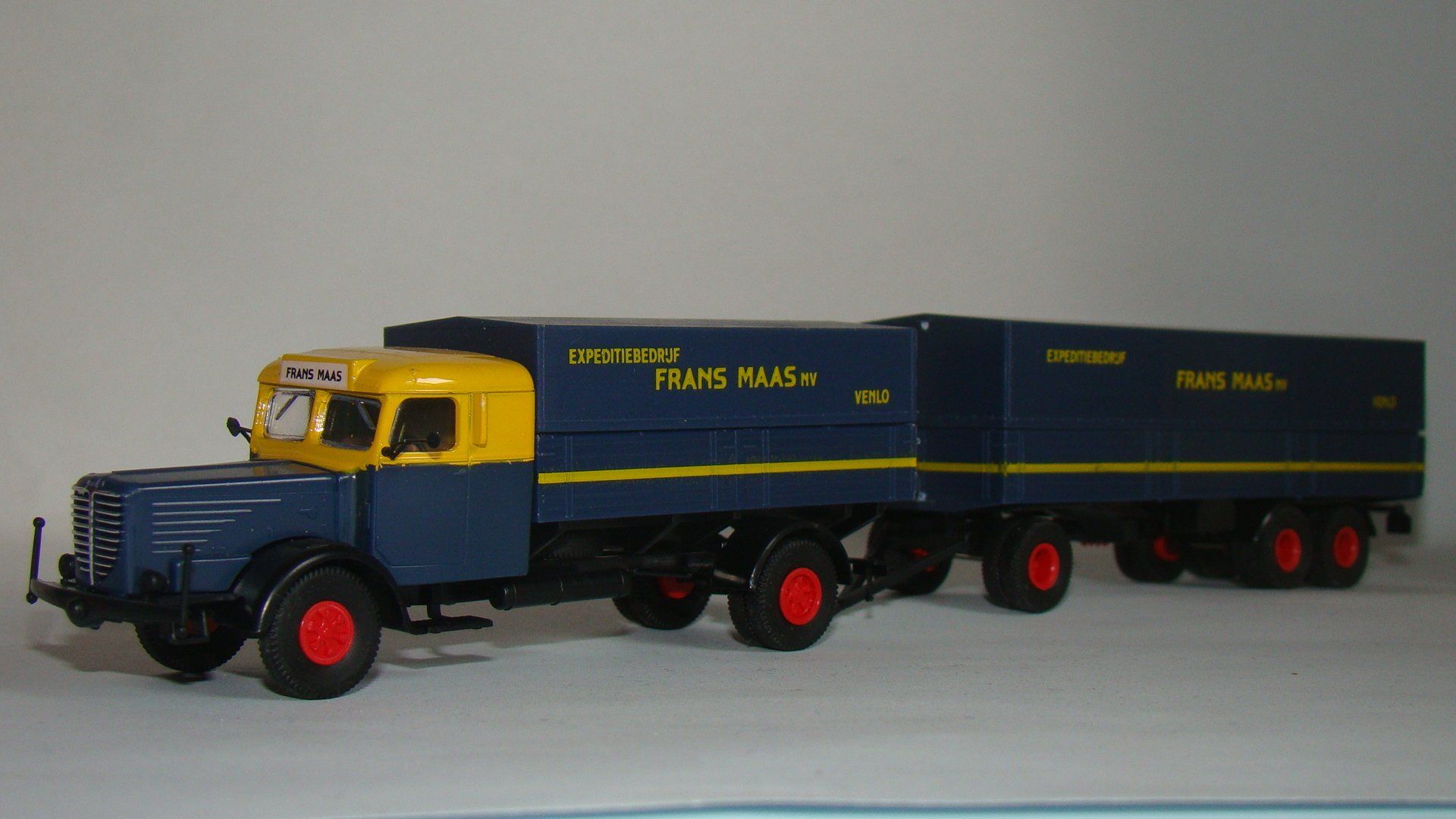 Frans Maas Brekina 14146 Citroën 2 CV