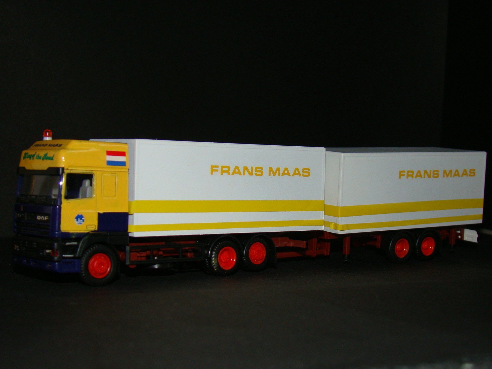 Frans Maas Herpa DAF 95 SSC Eigenbouw