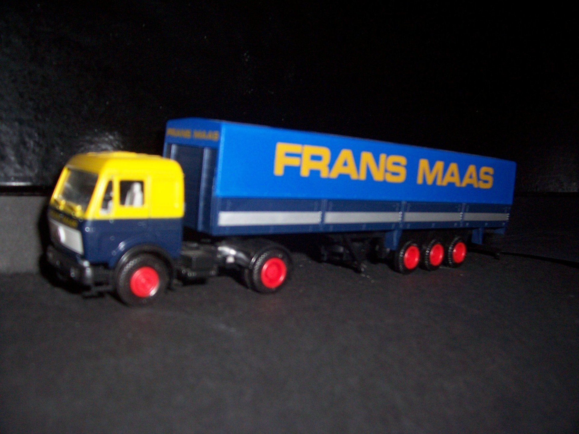 Frans Maas Herpa 818203 MB