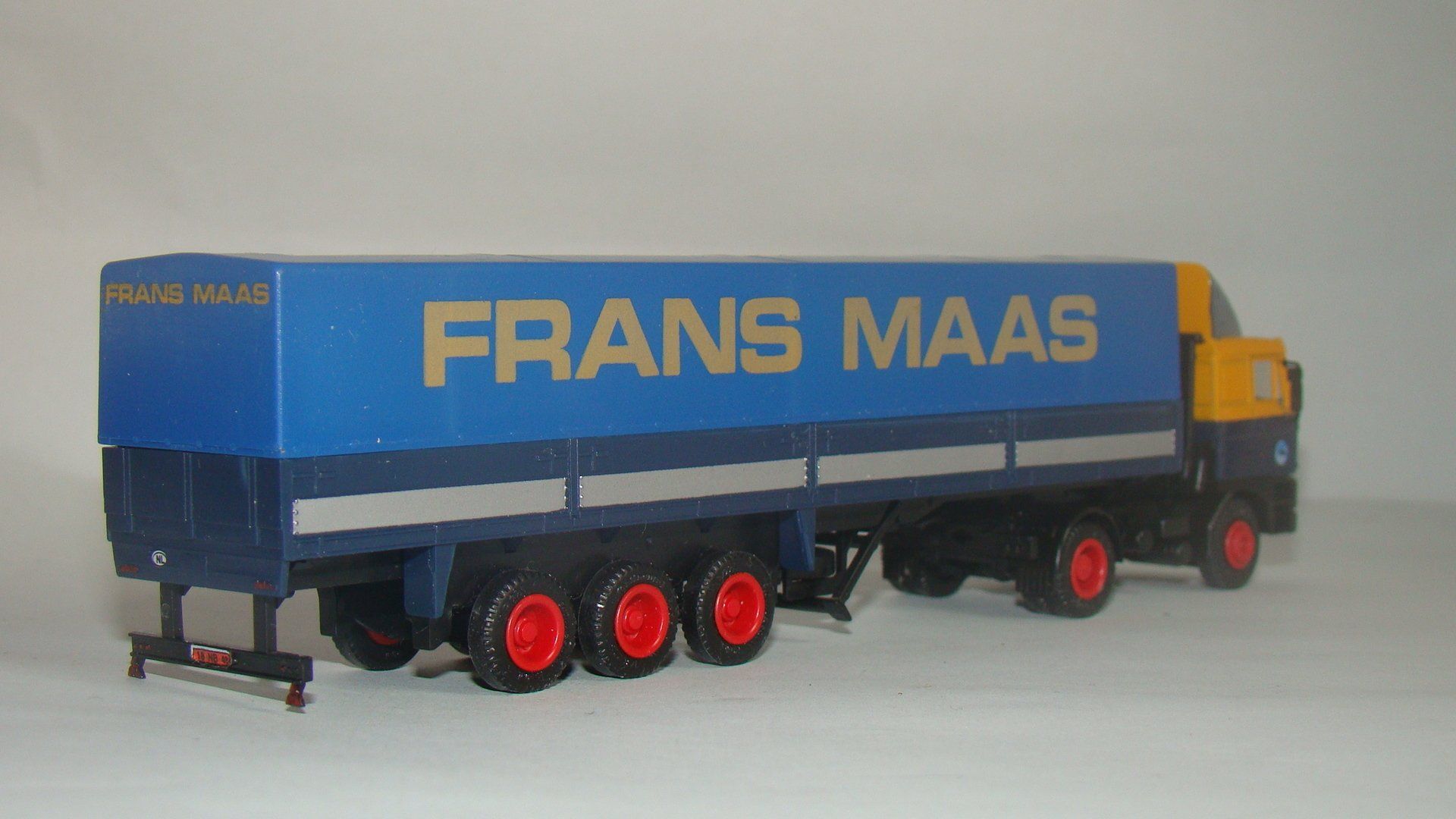 Frans Maas Herpa DAF 3300 Witte grille verbouwd