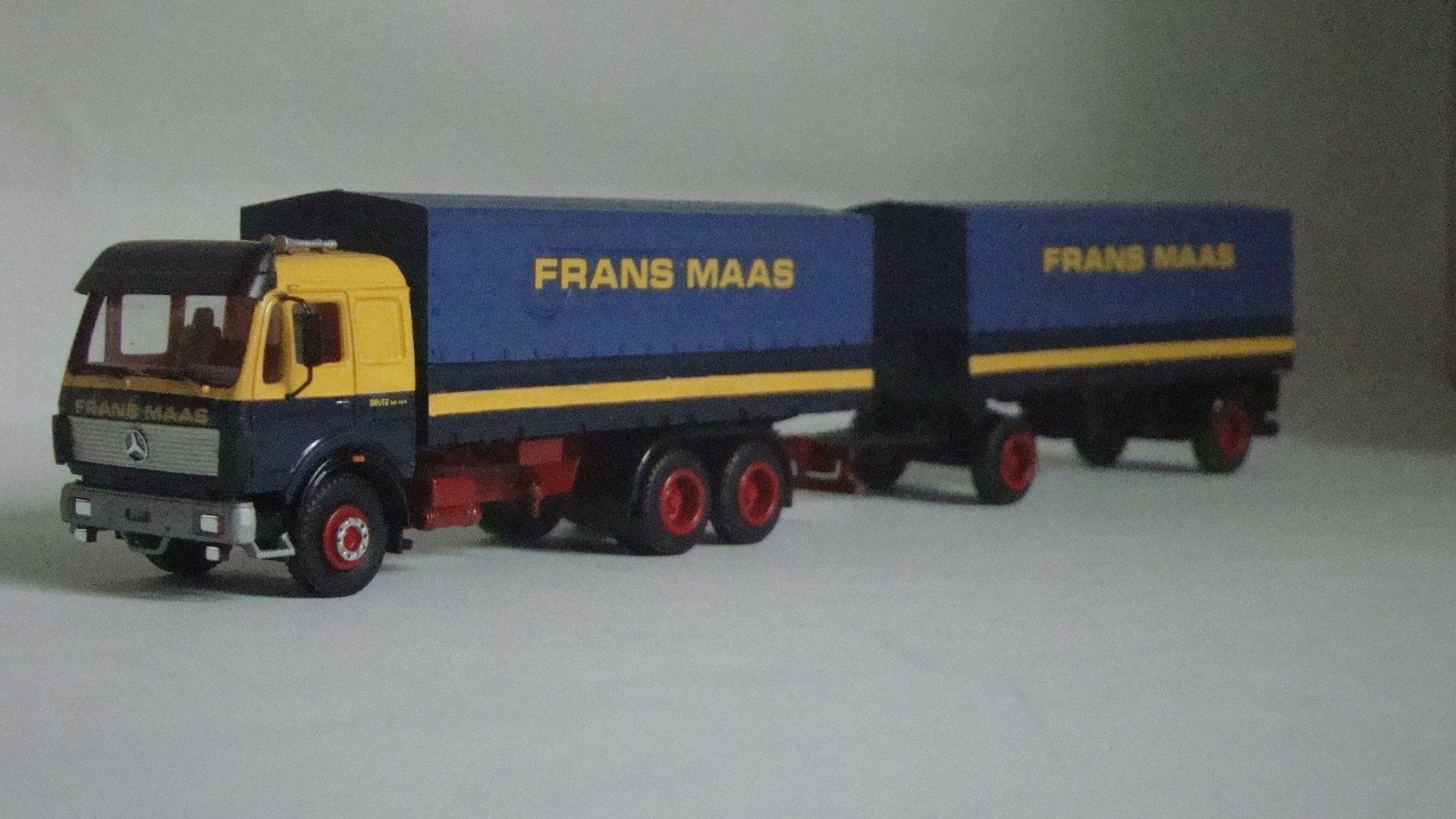 Frans Maas Herpa MB Combi Eigenbouw