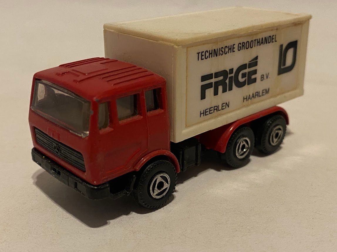 Frige EFSI MB Logo rechts van naam