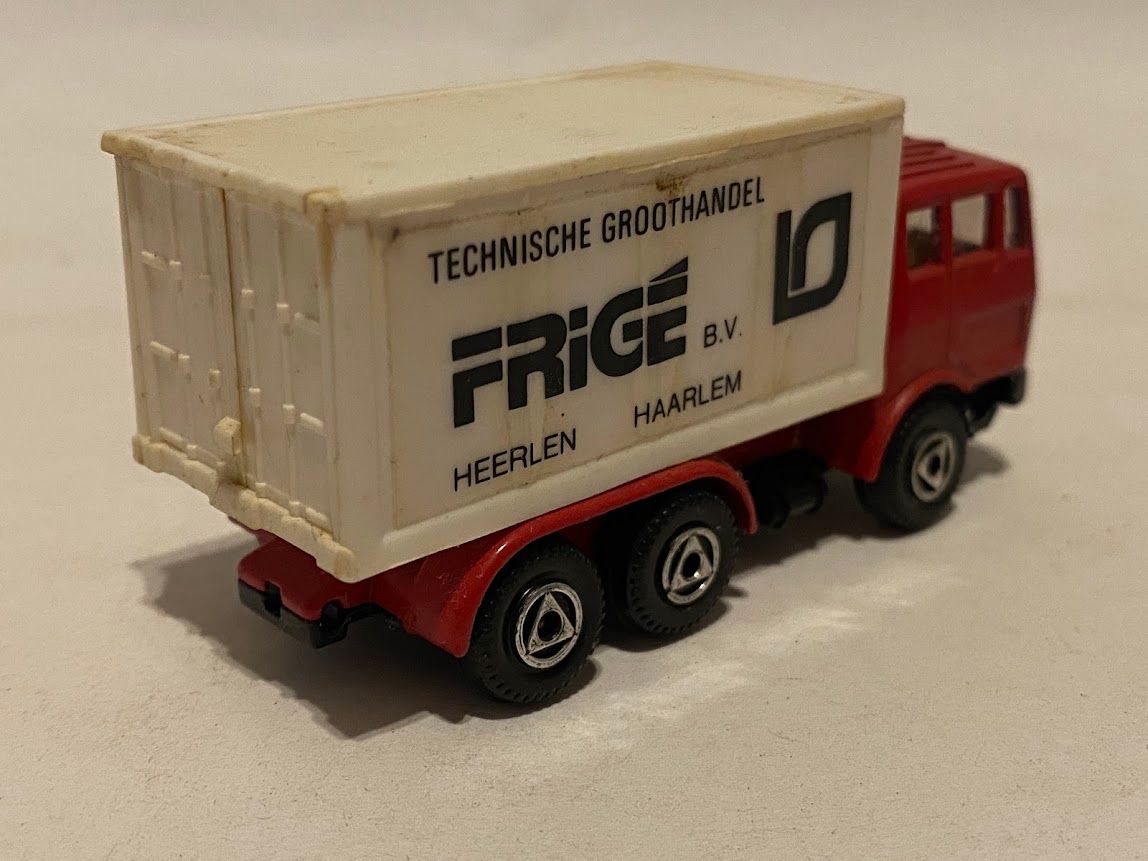 Frige EFSI MB Logo rechts van naam