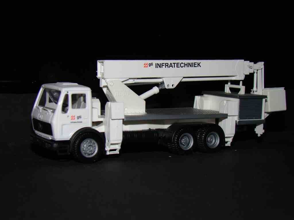 GTI Infratechniek Herpa 911288 MB 1632SK