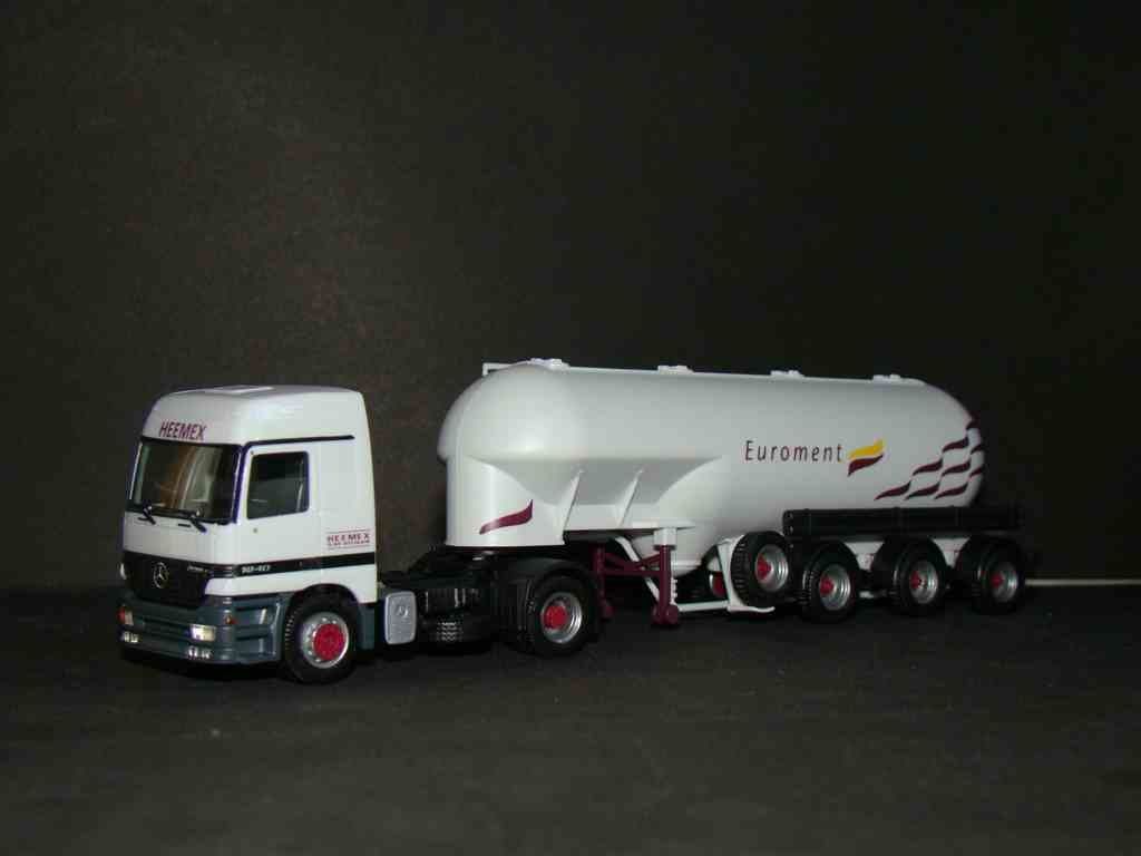 Heemex - Euroment Herpa MB Actros  Rode  achterzijde Trailer - Zwarte Bumper