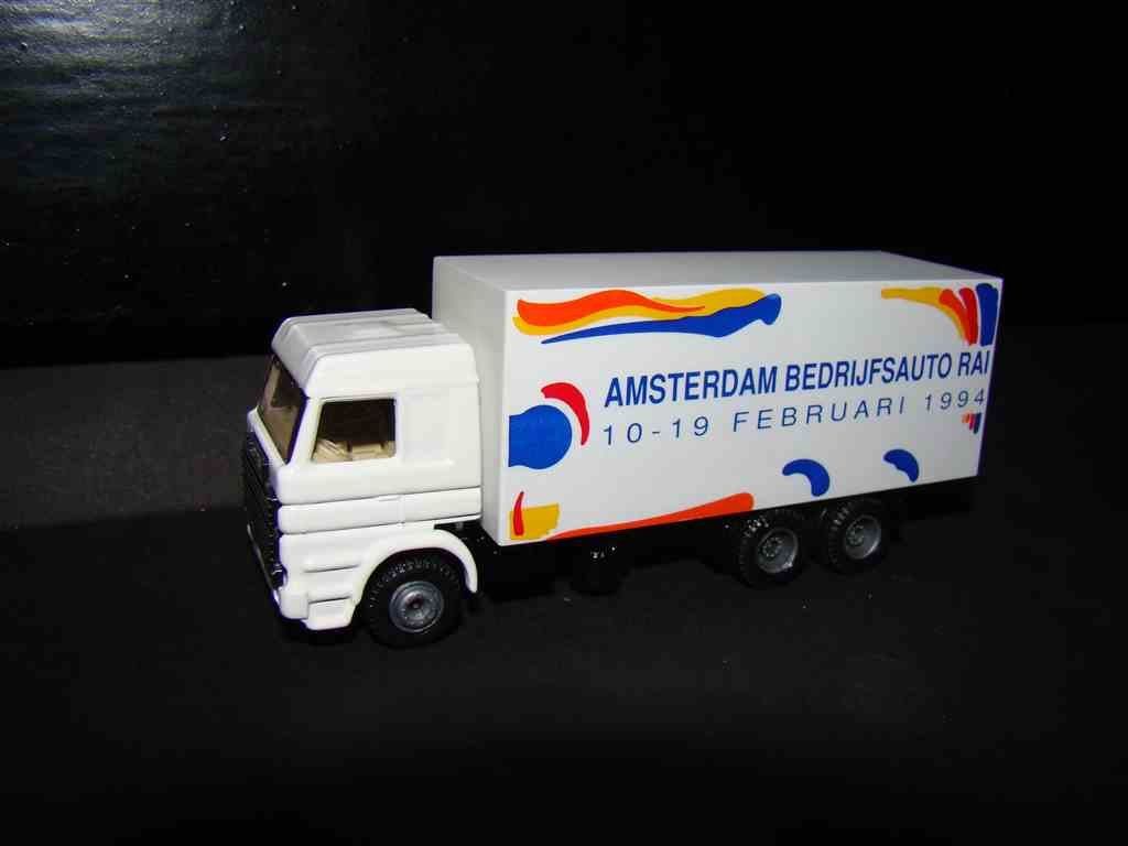 Holdi EFSI Scania 113M Mw.