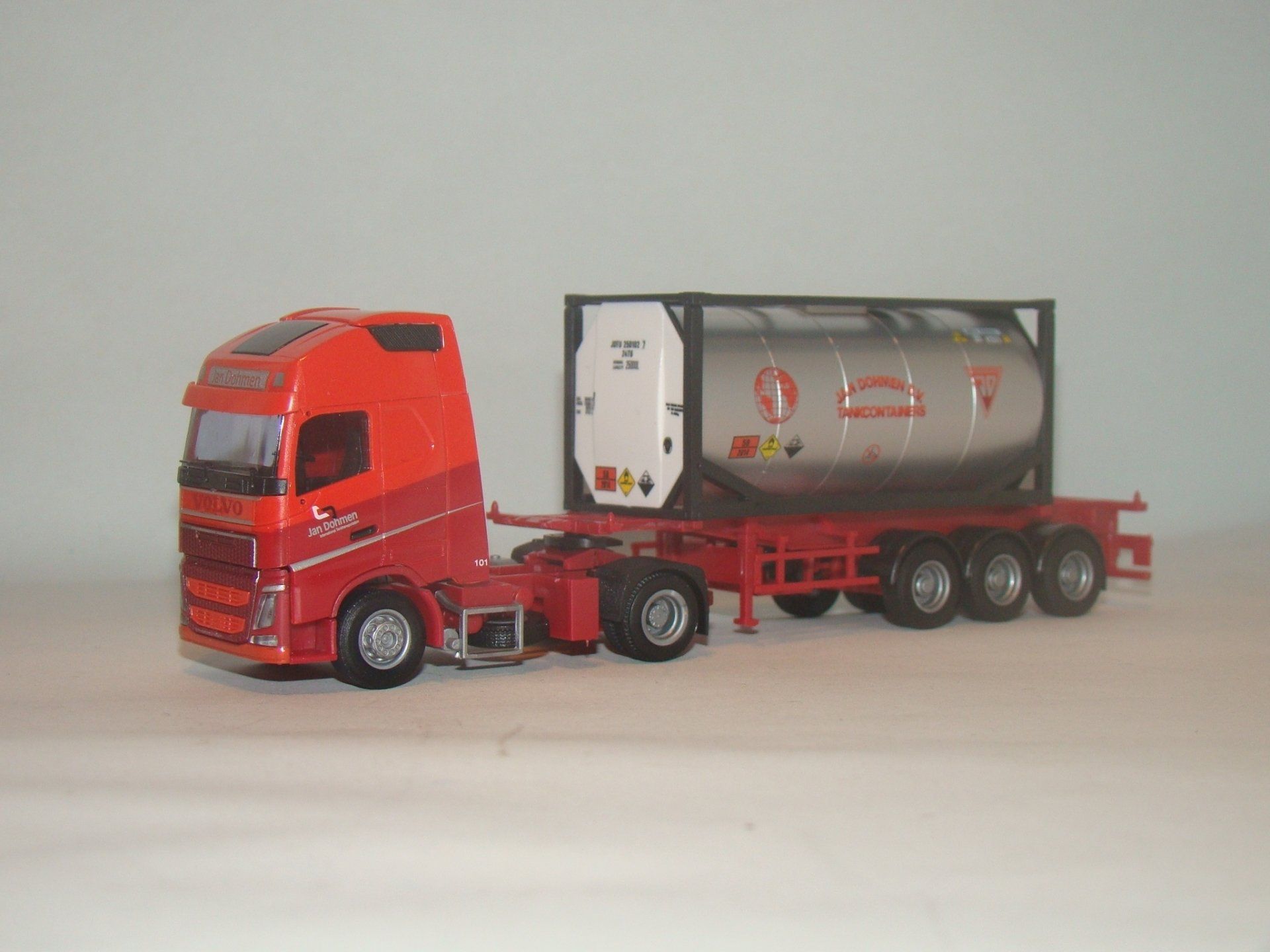 Jan Dohmen AWM-AMW 75244 Volvo 12 XL & Tankcontainer nr.101