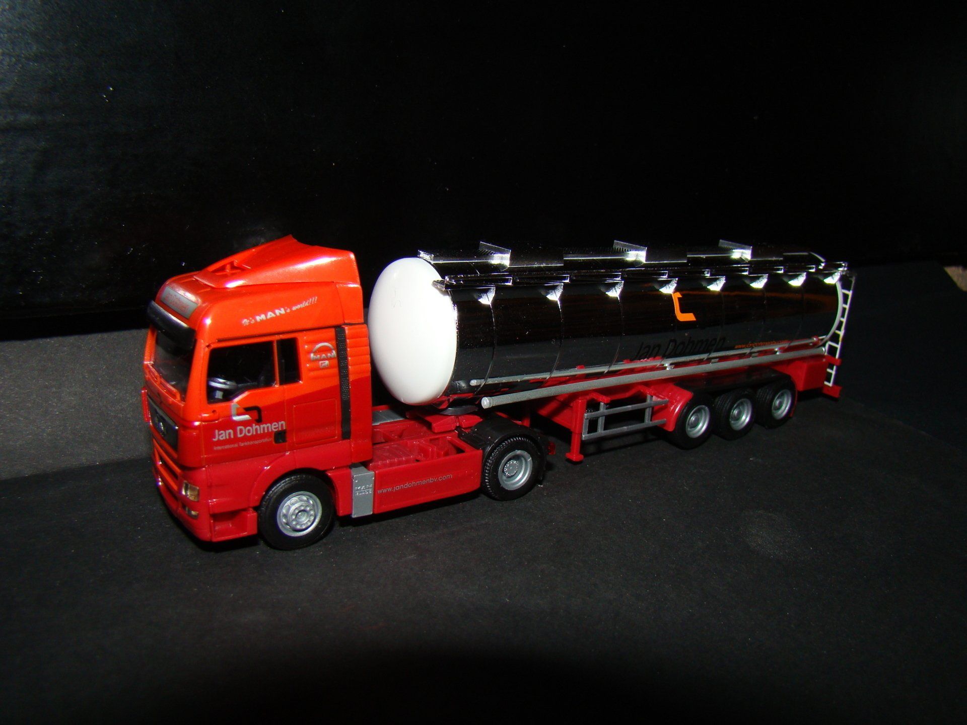 Jan Dohmen AWM-AMW 53127 MAN TGA XXL & Tanktrailer achterzijde