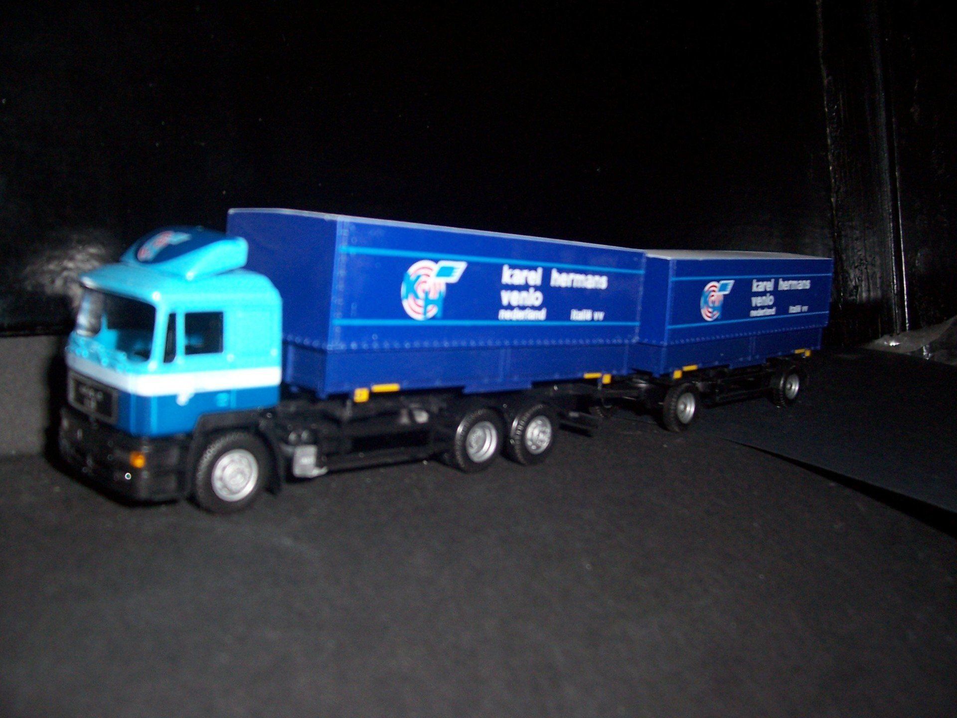 Karel Hermans AWM-AMW - Scale Promotions 100001 MAN F2000