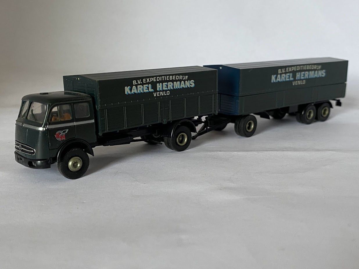 Karel Hermans MB Brekina 7624 MB LP333 Grijze Kleur