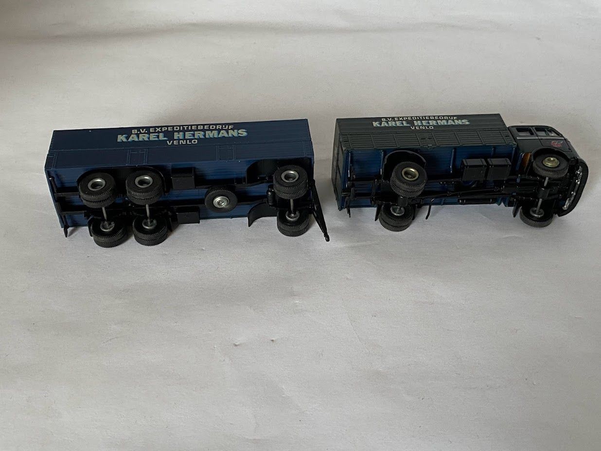 Karel Hermans MB Brekina 7624 MB LP333 Grijze Kleur