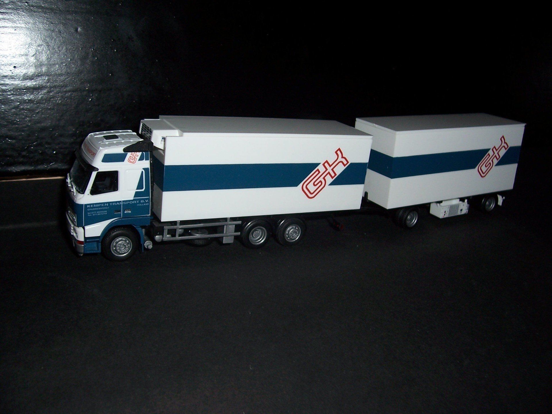 Kempen AMW-AWM 53231 Volvo FH12 Globertrotter