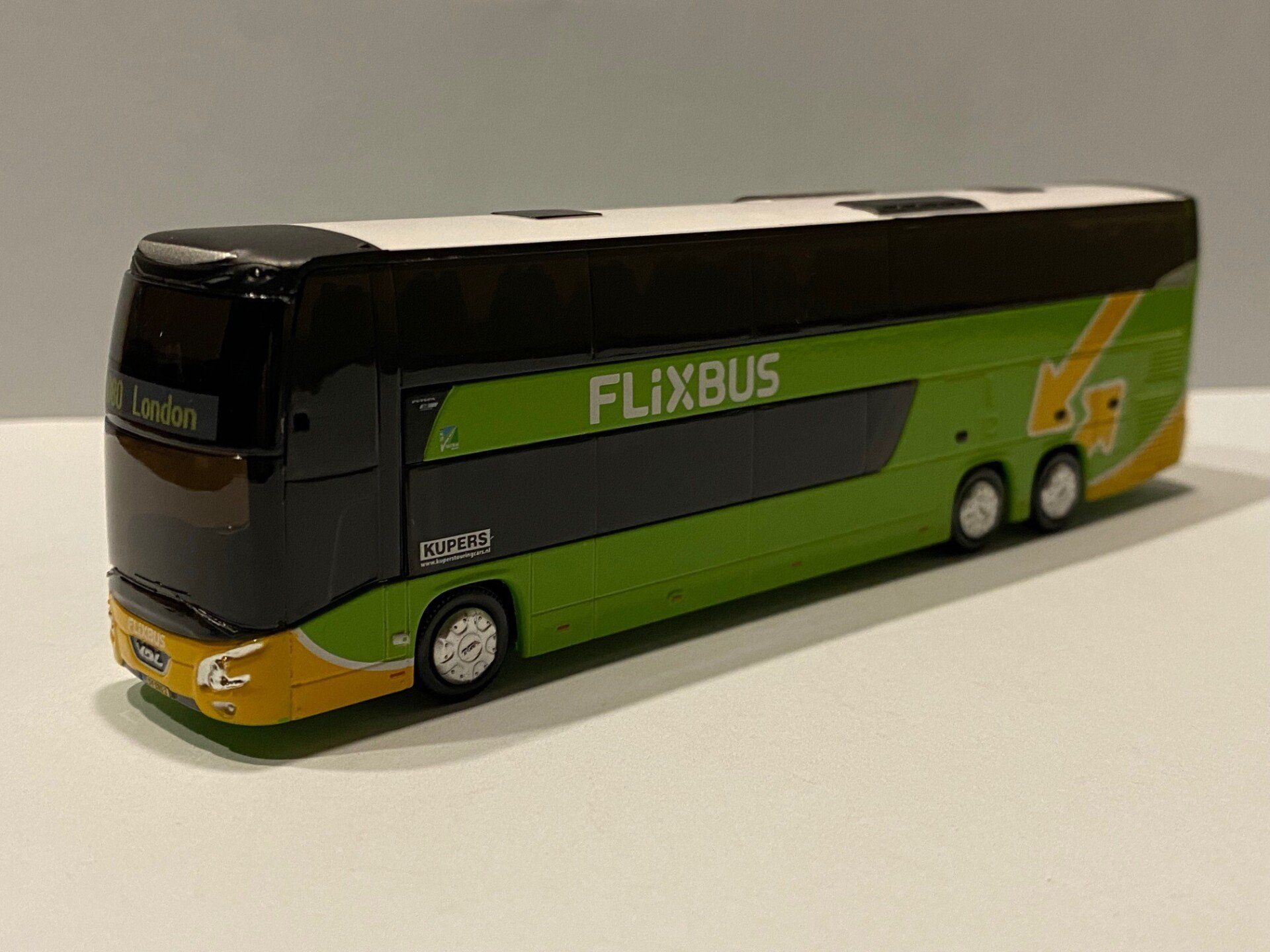 Kupers Flixbus Holland OTO 8-1239 VDL Futura BB voorzijde