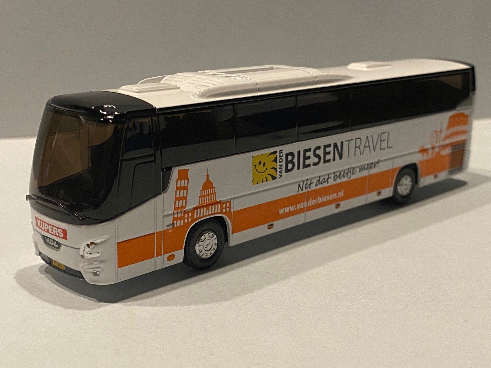 Kupers Biesen Travel HollandOTO  8-1399-VDL Futura voorzijde
