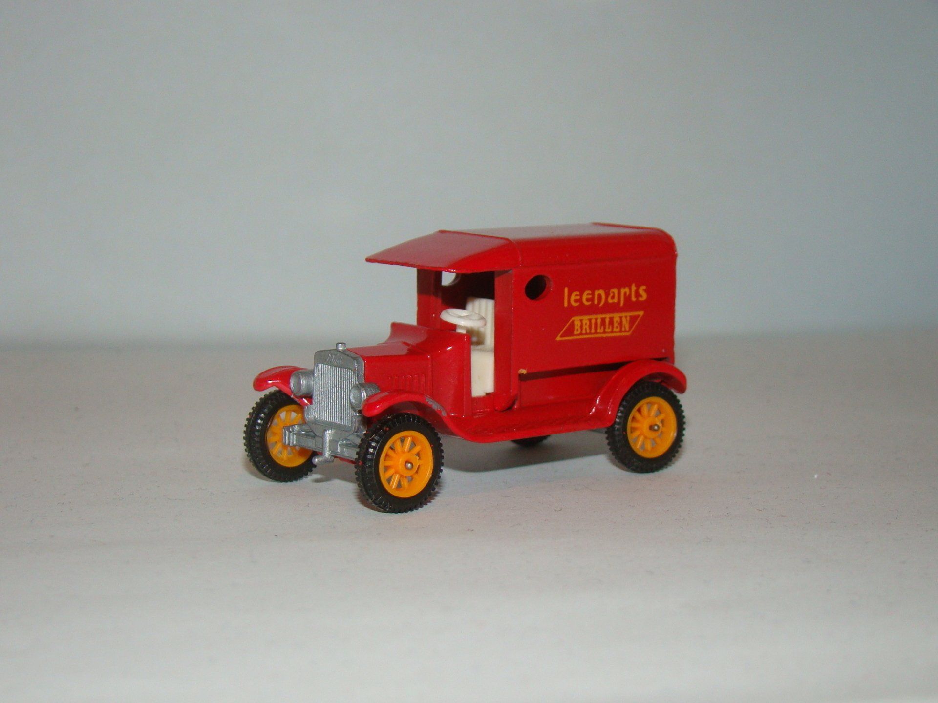 Leenarts Brillen & Opticien EFSI T-Ford 1918 Rood