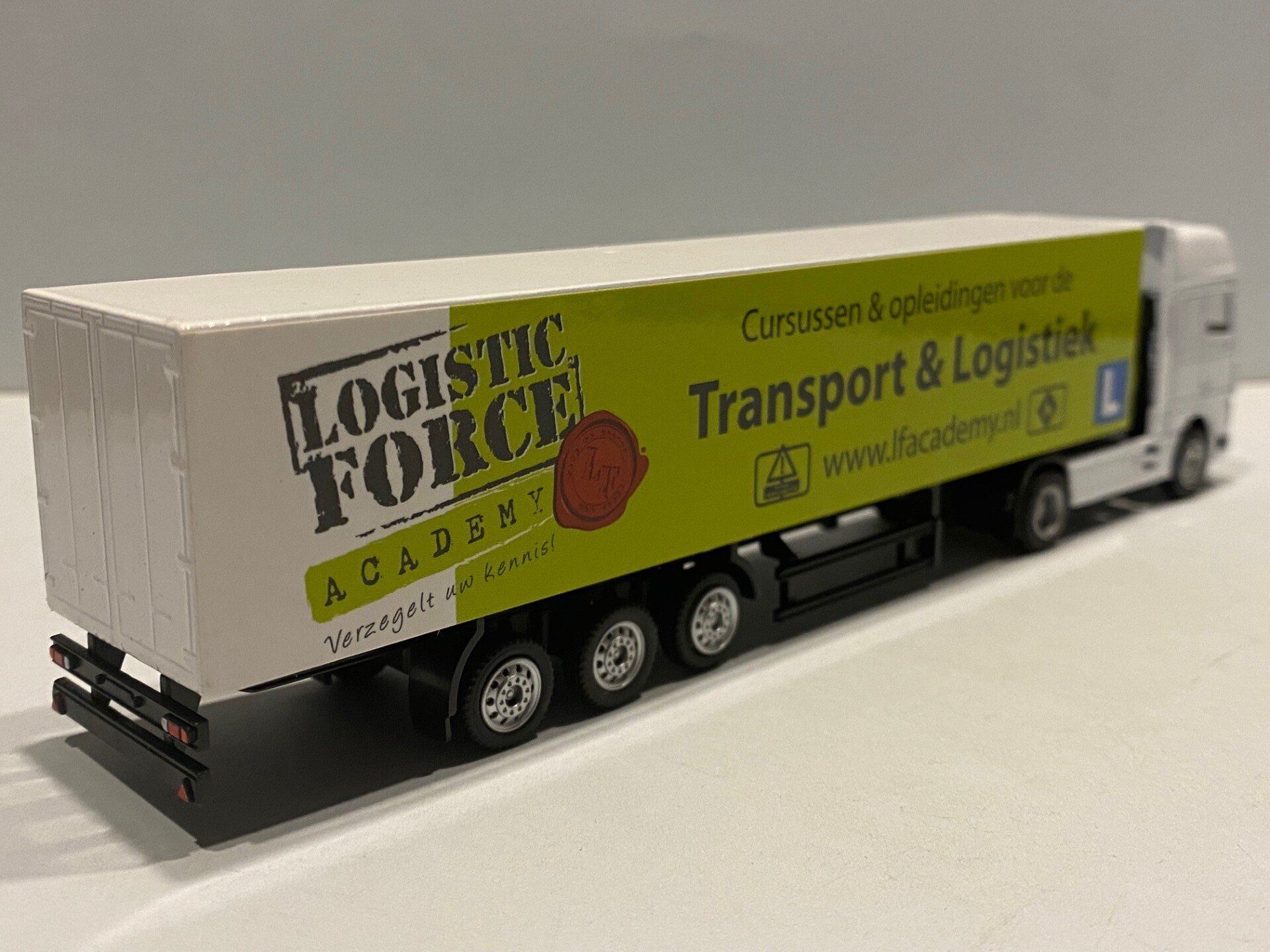 Logistic Force Holland OTO DAF XF105 achterzijde