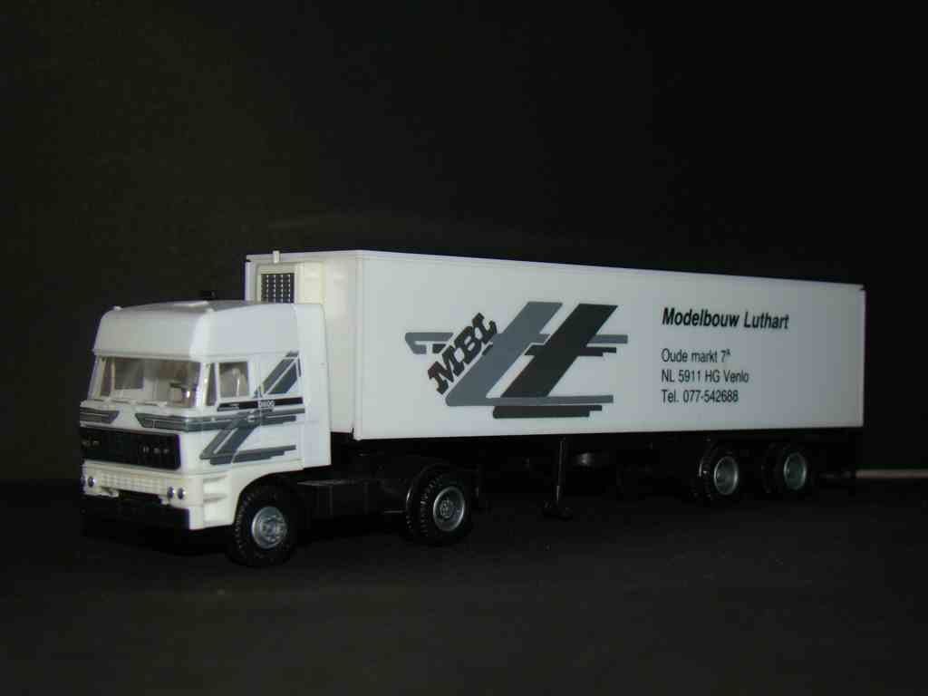 Luthart Modelbouw Herpa DAF 3300 SC grijze velgen