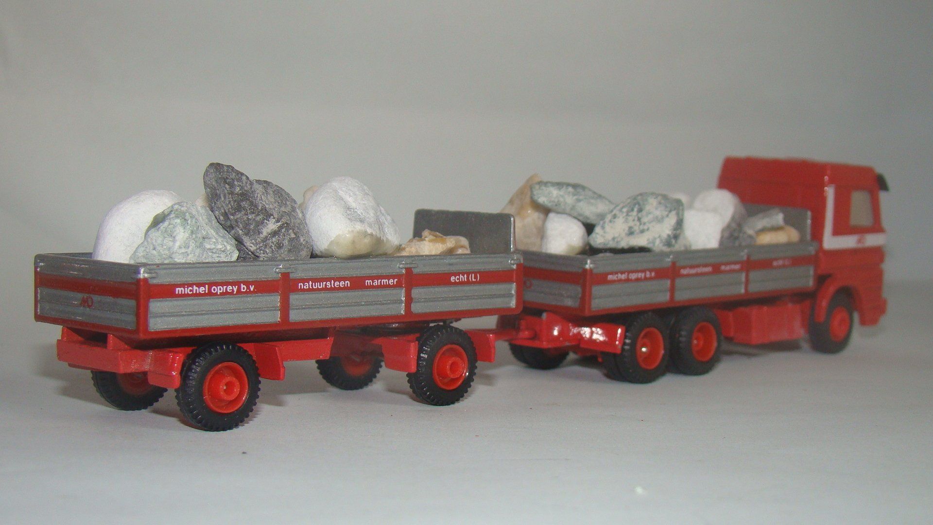 Michel Oprey EFSI Scania 143 witte / bruine / grijze lading achterzijde