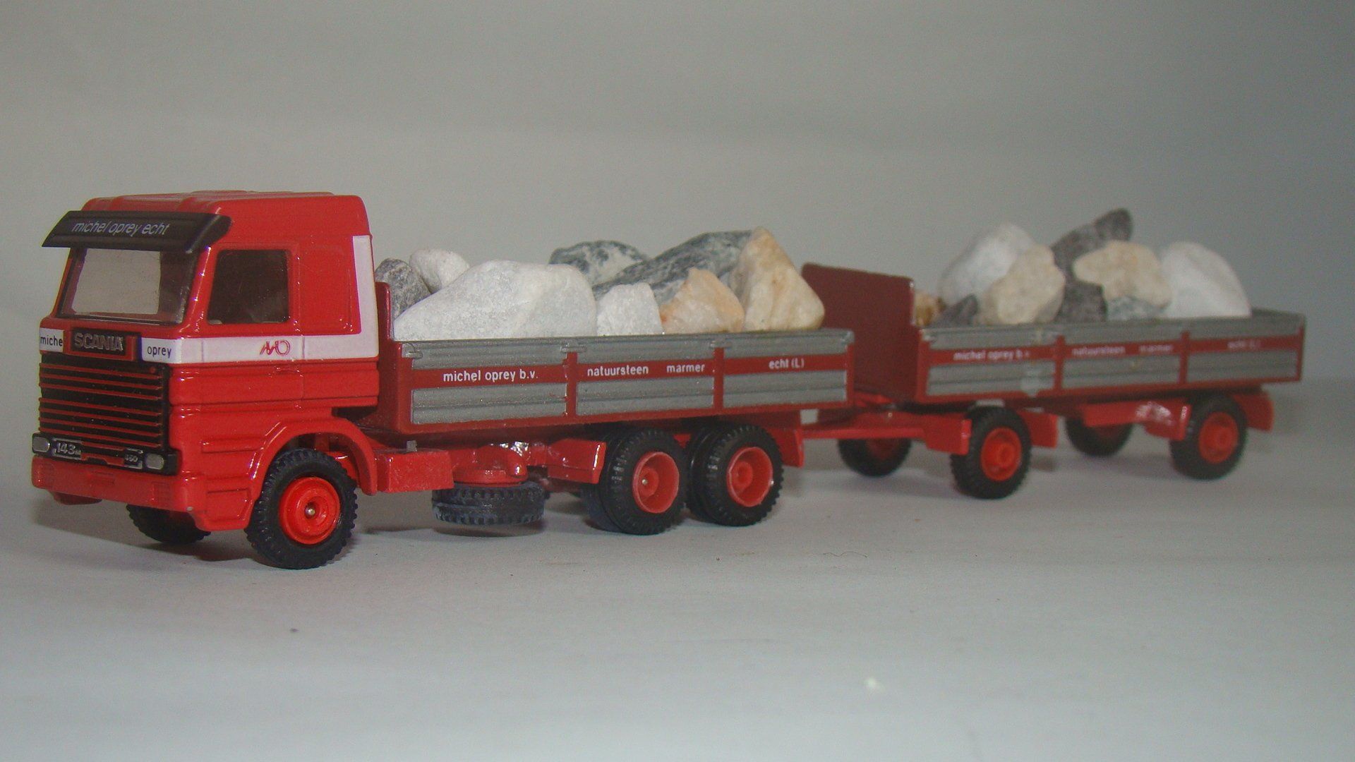 Michel Oprey EFSI Scania 143 witte / bruine / grijze lading