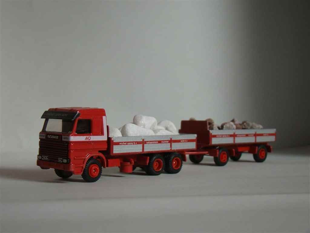 Michel Oprey EFSI Scania 143 witte / bruine lading