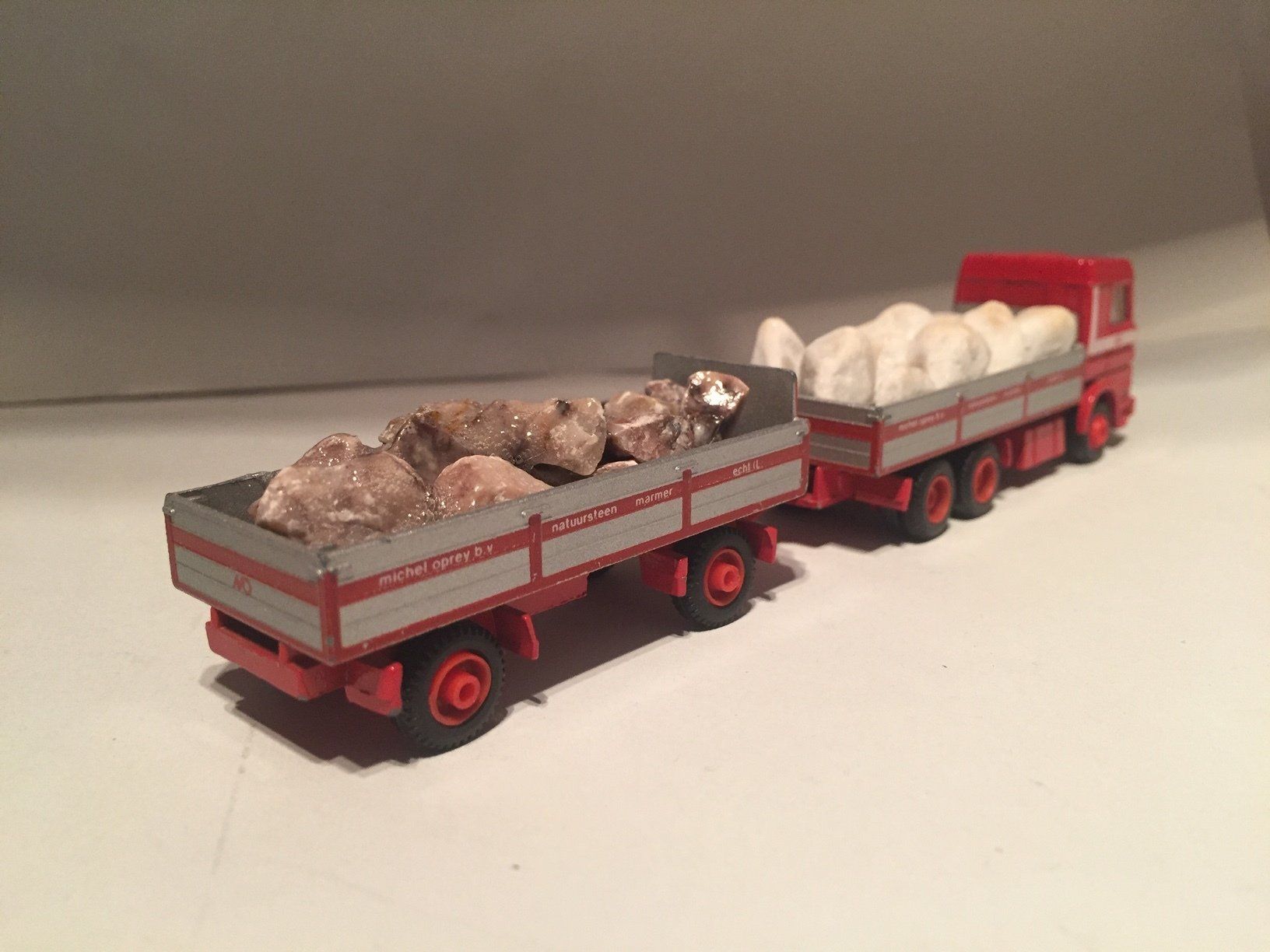 Michel Oprey EFSI Scania 143 witte / bruine / lading