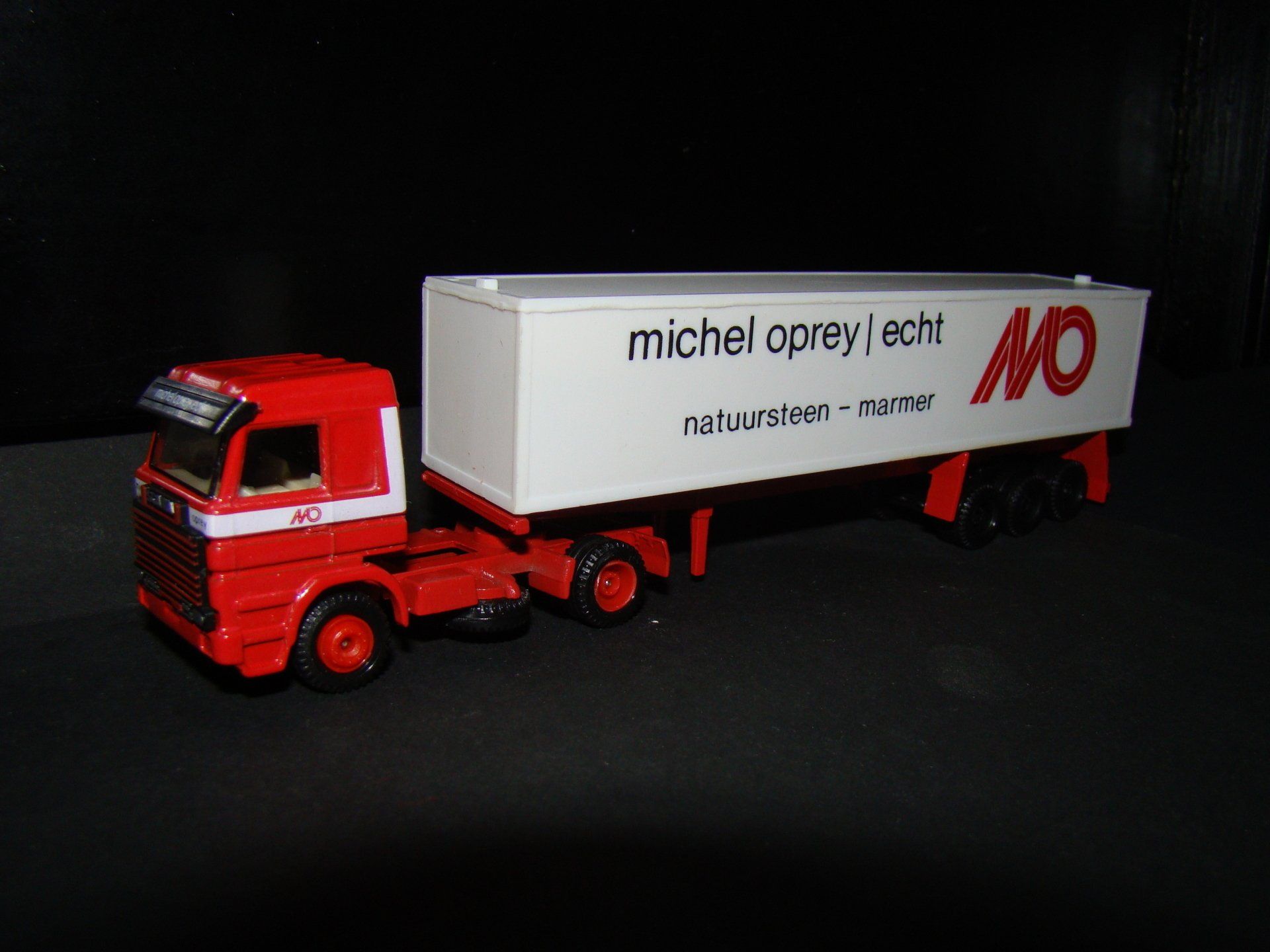 Michel Oprey EFSI Scania 143 Kasten Trailer