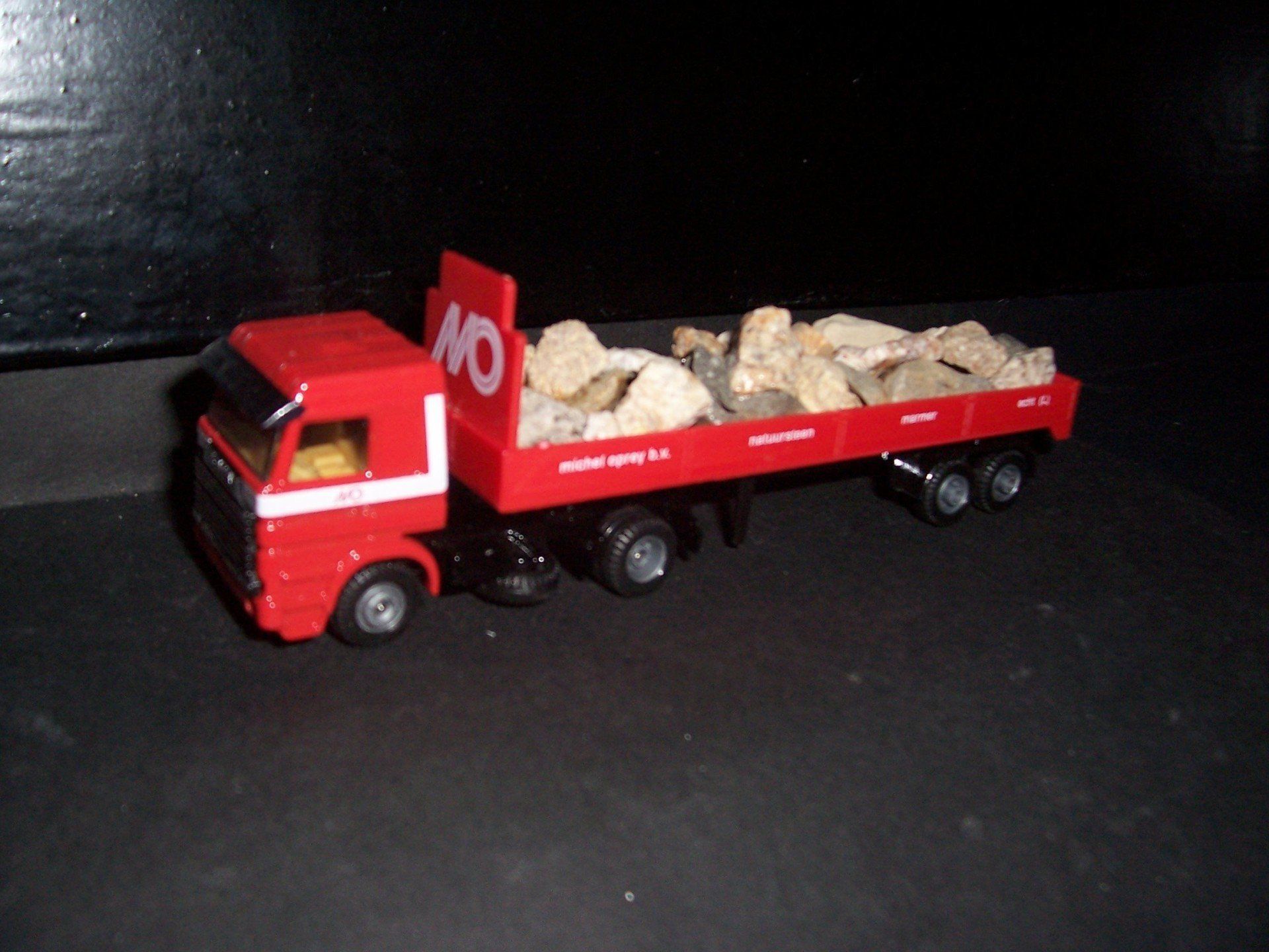 Michel Oprey EFSI Scania 143 middel steentjes